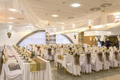 Konferenciaterem céges rendezvényekhez a Balatonnál - ✔️ Panoráma Hotel Balatongyörök ✔️ Akciós Panoráma wellness