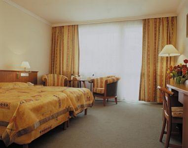 Hotel Carbona négycsillagos luxusszállódája Hévizen - Kétágyas szoba a Naturmed Hotel Carbonában. - NaturMed Hotel**** Carbona Hévíz - Akciós Termál és wellness Hotel Hévízen