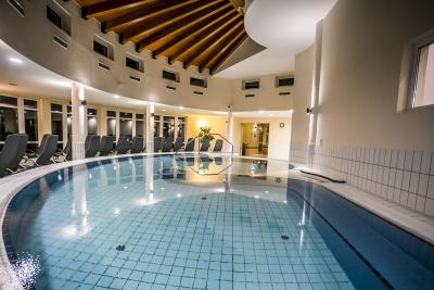 ✔️ Termál hotel Hévíz - termál medence a Lotus Therme - ✔️ Lotus Therme Hotel Spa Hévíz ✔️ Akciós Lotus gyógyhotel