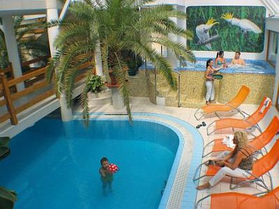 ✔️ Wellness Hotel Kakadu*** beltéri fűtött medencéje - ✔️Wellness Hotel Kakadu Keszthely*** ✔️ Kakadu Hotel Akció